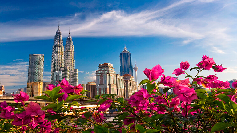 БИЛЕТ В МЕЖДУНАРОДНОЕ БУДУЩЕЕ — УЖЕ 12 АПРЕЛЯ!